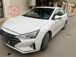 هیۆندای ئەلەنترا